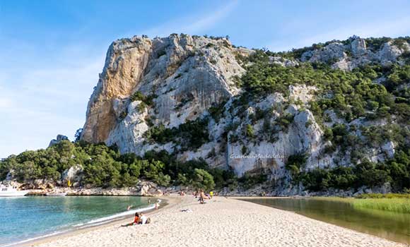 Guides conférenciers SARDAIGNE, VOYAGES CULTURELS, EXCURSIONS GUIDÉES, RANDONNÉES, ATELIER CUISINE, STAGES DE CUISINE, VISITES AVEC GUIDE PROFESSIONNEL, CIRCUITS DE SARDAIGNE, SÉJOUR LINGUISTIQUE D'ITALIEN, ITINERAIRES SUR MESURE