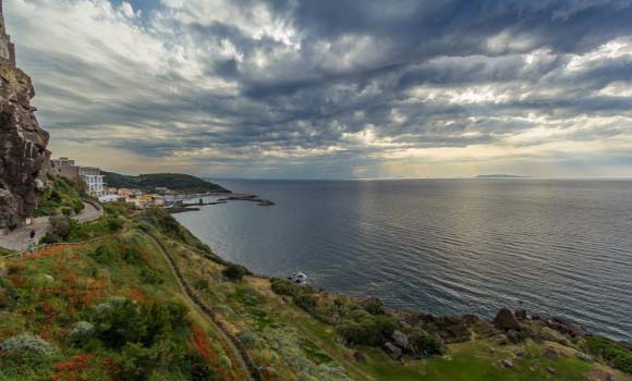 Guides conférenciers SARDAIGNE, VOYAGES CULTURELS, EXCURSIONS GUIDÉES, RANDONNÉES, ATELIER CUISINE, STAGES DE CUISINE, VISITES AVEC GUIDE PROFESSIONNEL, CIRCUITS DE SARDAIGNE, SÉJOUR LINGUISTIQUE D'ITALIEN, ITINERAIRES SUR MESURE