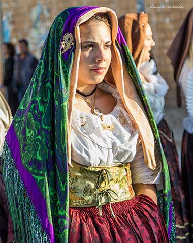 Guides conférenciers SARDAIGNE, VOYAGES CULTURELS, EXCURSIONS GUIDÉES, RANDONNÉES, ATELIER CUISINE, STAGES DE CUISINE, VISITES AVEC GUIDE PROFESSIONNEL, CIRCUITS DE SARDAIGNE, SÉJOUR LINGUISTIQUE D'ITALIEN, ITINERAIRES SUR MESURE