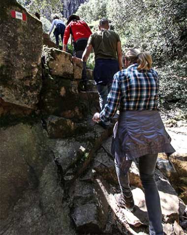 Guides conférenciers SARDAIGNE, VOYAGES CULTURELS, EXCURSIONS GUIDÉES, RANDONNÉES, ATELIER CUISINE, STAGES DE CUISINE, VISITES AVEC GUIDE PROFESSIONNEL, CIRCUITS DE SARDAIGNE, SÉJOUR LINGUISTIQUE D'ITALIEN, ITINERAIRES SUR MESURE