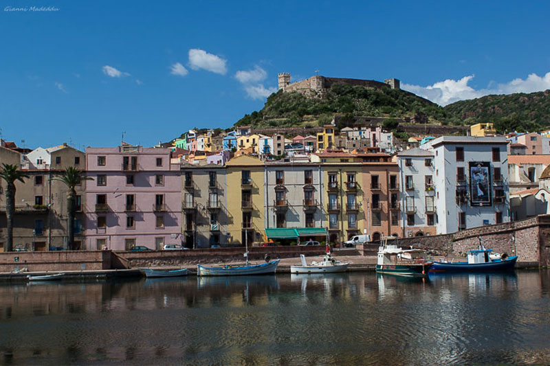 Guides conférenciers SARDAIGNE, VOYAGES CULTURELS, EXCURSIONS GUIDÉES, RANDONNÉES, ATELIER CUISINE, STAGES DE CUISINE, VISITES AVEC GUIDE PROFESSIONNEL, CIRCUITS DE SARDAIGNE, SÉJOUR LINGUISTIQUE D'ITALIEN, ITINERAIRES SUR MESURE