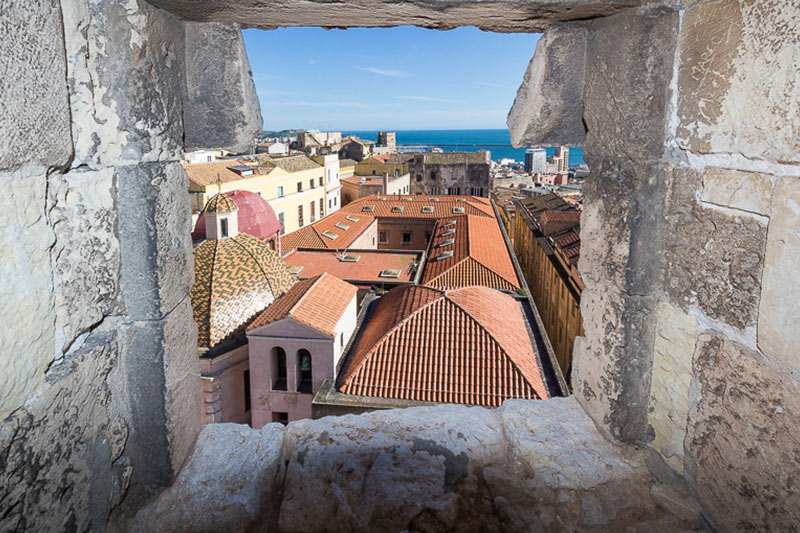 Guides conférenciers SARDAIGNE, VOYAGES CULTURELS, EXCURSIONS GUIDÉES, RANDONNÉES, ATELIER CUISINE, STAGES DE CUISINE, VISITES AVEC GUIDE PROFESSIONNEL, CIRCUITS DE SARDAIGNE, SÉJOUR LINGUISTIQUE D'ITALIEN, ITINERAIRES SUR MESURE