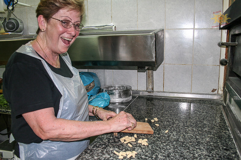 Guides conférenciers SARDAIGNE, VOYAGES CULTURELS, EXCURSIONS GUIDÉES, RANDONNÉES, ATELIER CUISINE, STAGES DE CUISINE, VISITES AVEC GUIDE PROFESSIONNEL, CIRCUITS DE SARDAIGNE, SÉJOUR LINGUISTIQUE D'ITALIEN, ITINERAIRES SUR MESURE