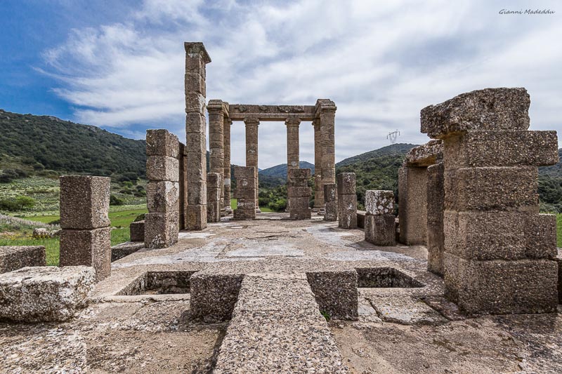 Guides conférenciers SARDAIGNE, VOYAGES CULTURELS, EXCURSIONS GUIDÉES, RANDONNÉES, ATELIER CUISINE, STAGES DE CUISINE, VISITES AVEC GUIDE PROFESSIONNEL, CIRCUITS DE SARDAIGNE, SÉJOUR LINGUISTIQUE D'ITALIEN, ITINERAIRES SUR MESURE