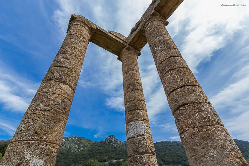 Guides conférenciers SARDAIGNE, VOYAGES CULTURELS, EXCURSIONS GUIDÉES, RANDONNÉES, ATELIER CUISINE, STAGES DE CUISINE, VISITES AVEC GUIDE PROFESSIONNEL, CIRCUITS DE SARDAIGNE, SÉJOUR LINGUISTIQUE D'ITALIEN, ITINERAIRES SUR MESURE