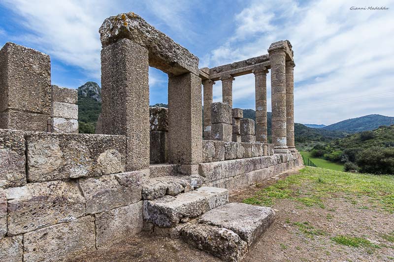 Guides conférenciers SARDAIGNE, VOYAGES CULTURELS, EXCURSIONS GUIDÉES, RANDONNÉES, ATELIER CUISINE, STAGES DE CUISINE, VISITES AVEC GUIDE PROFESSIONNEL, CIRCUITS DE SARDAIGNE, SÉJOUR LINGUISTIQUE D'ITALIEN, ITINERAIRES SUR MESURE