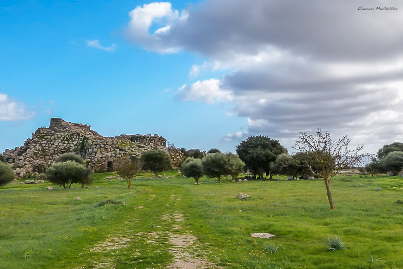 Guides conférenciers SARDAIGNE, VOYAGES CULTURELS, EXCURSIONS GUIDÉES, RANDONNÉES, ATELIER CUISINE, STAGES DE CUISINE, VISITES AVEC GUIDE PROFESSIONNEL, CIRCUITS DE SARDAIGNE, SÉJOUR LINGUISTIQUE D'ITALIEN, ITINERAIRES SUR MESURE