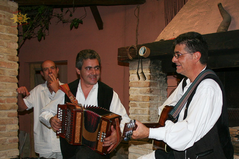 Guides conférenciers SARDAIGNE, VOYAGES CULTURELS, EXCURSIONS GUIDÉES, RANDONNÉES, ATELIER CUISINE, STAGES DE CUISINE, VISITES AVEC GUIDE PROFESSIONNEL, CIRCUITS DE SARDAIGNE, SÉJOUR LINGUISTIQUE D'ITALIEN, ITINERAIRES SUR MESURE