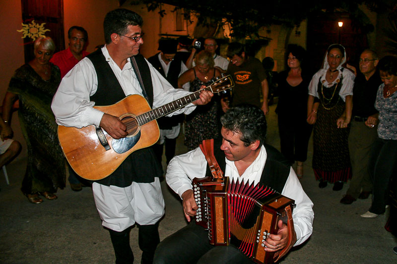 Guides conférenciers SARDAIGNE, VOYAGES CULTURELS, EXCURSIONS GUIDÉES, RANDONNÉES, ATELIER CUISINE, STAGES DE CUISINE, VISITES AVEC GUIDE PROFESSIONNEL, CIRCUITS DE SARDAIGNE, SÉJOUR LINGUISTIQUE D'ITALIEN, ITINERAIRES SUR MESURE