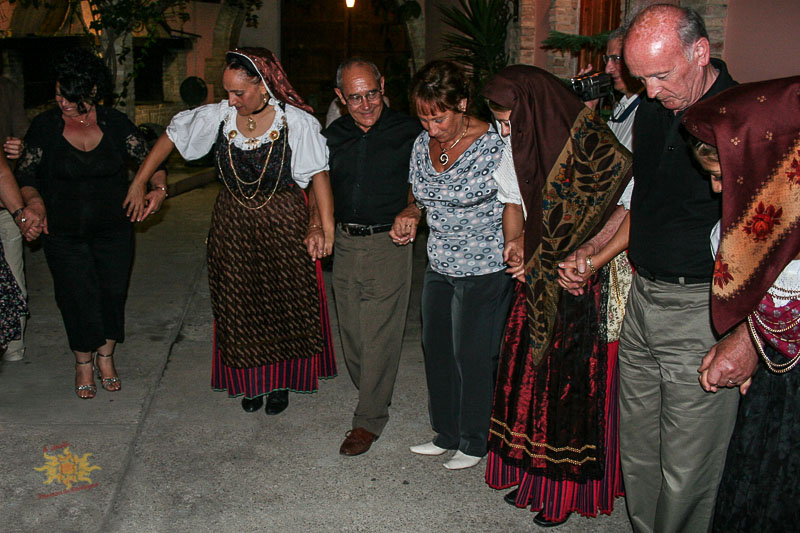 Guides conférenciers SARDAIGNE, VOYAGES CULTURELS, EXCURSIONS GUIDÉES, RANDONNÉES, ATELIER CUISINE, STAGES DE CUISINE, VISITES AVEC GUIDE PROFESSIONNEL, CIRCUITS DE SARDAIGNE, SÉJOUR LINGUISTIQUE D'ITALIEN, ITINERAIRES SUR MESURE