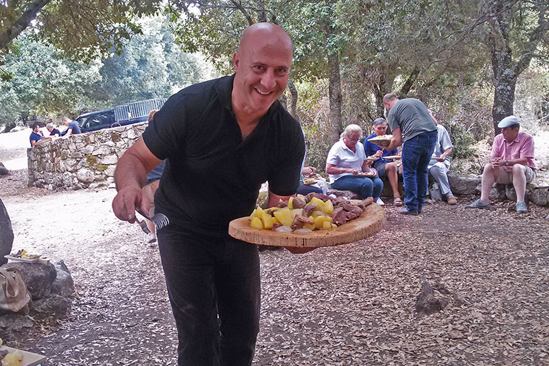 Guides conférenciers SARDAIGNE, VOYAGES CULTURELS, EXCURSIONS GUIDÉES, RANDONNÉES, ATELIER CUISINE, STAGES DE CUISINE, VISITES AVEC GUIDE PROFESSIONNEL, CIRCUITS DE SARDAIGNE, SÉJOUR LINGUISTIQUE D'ITALIEN, ITINERAIRES SUR MESURE