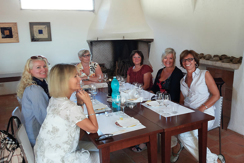 Guides conférenciers SARDAIGNE, VOYAGES CULTURELS, EXCURSIONS GUIDÉES, RANDONNÉES, ATELIER CUISINE, STAGES DE CUISINE, VISITES AVEC GUIDE PROFESSIONNEL, CIRCUITS DE SARDAIGNE, SÉJOUR LINGUISTIQUE D'ITALIEN, ITINERAIRES SUR MESURE